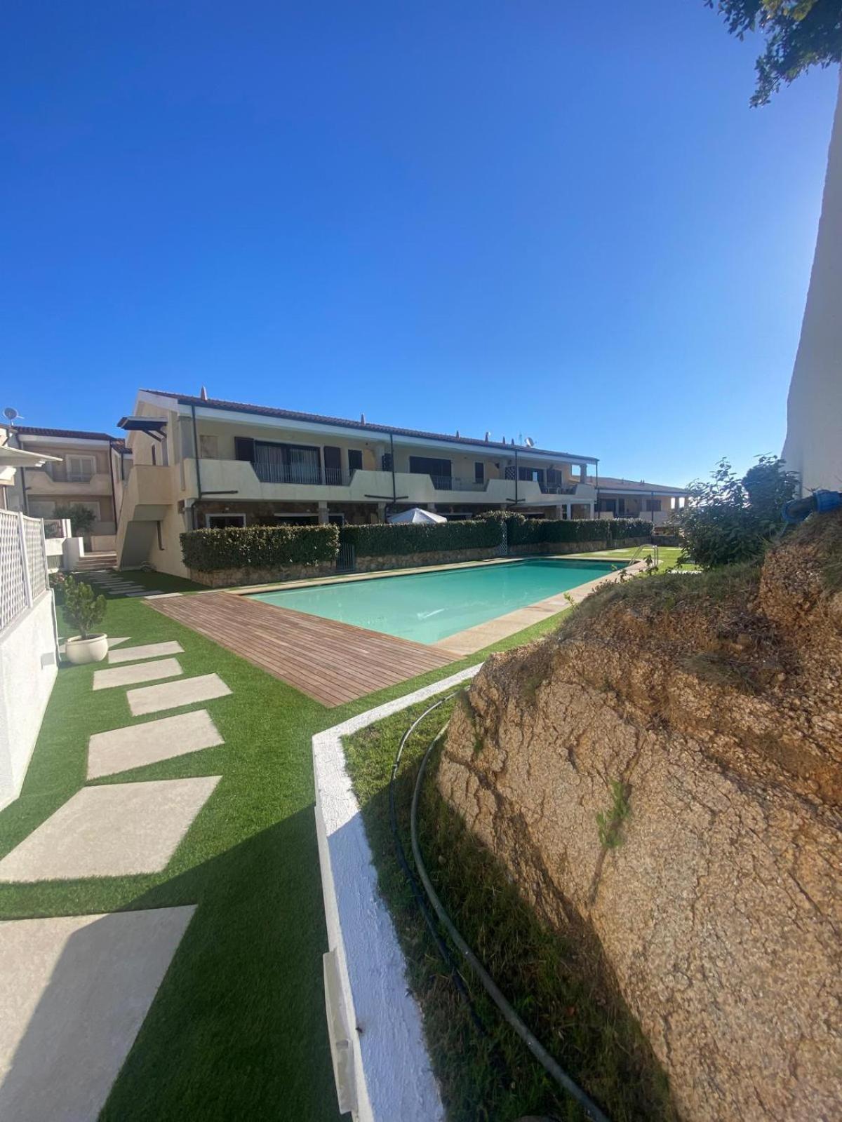 Le Perle Sts Apartment Palau Bagian luar foto